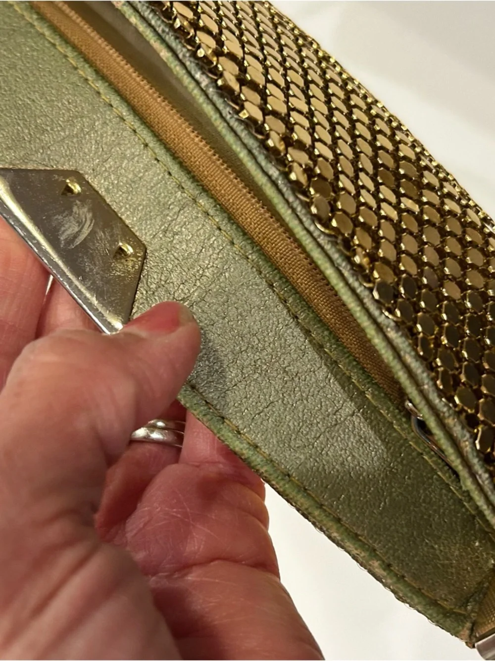 Elka stylish gold